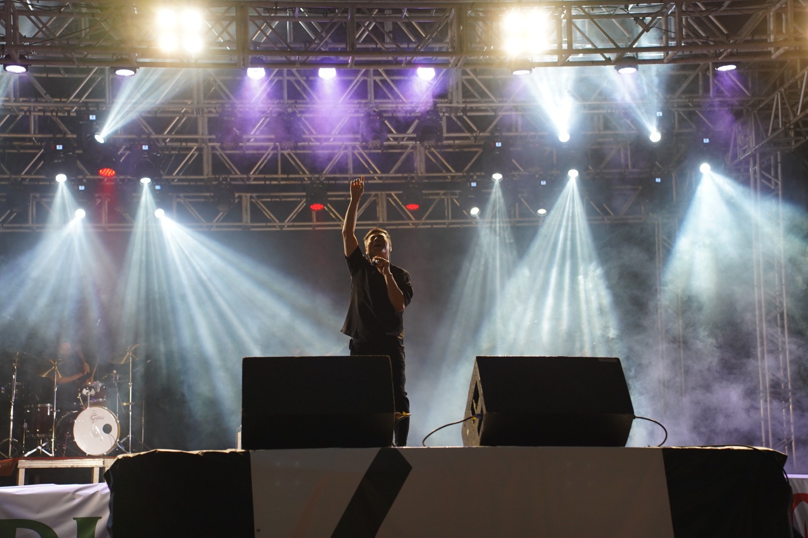 Em clima paz e emoção, Juliano Son reúne milhares de fieis na segunda noite da Sarandi ExpoShow